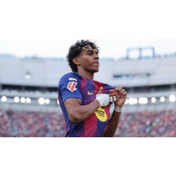 Lamine Yamals Trikot wurde von einigen Fans zerrissen und verbrannt